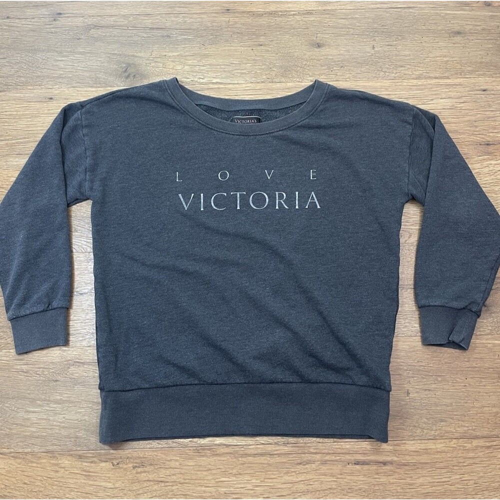 Victoria's Secret Womans M Gray Long Sleeve Round Neck LOGO Pullover Sweatshirt